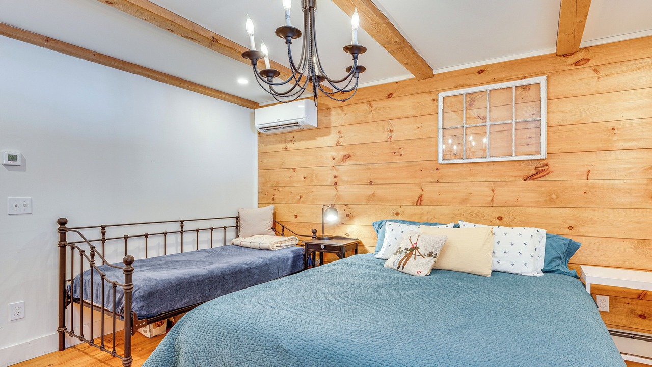 Photo of Bedroom in North Woodstock
