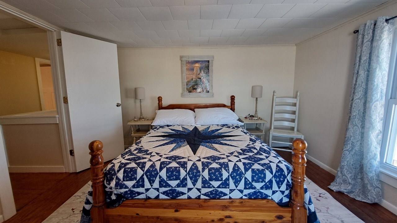Photo of Bedroom in Town of Reading