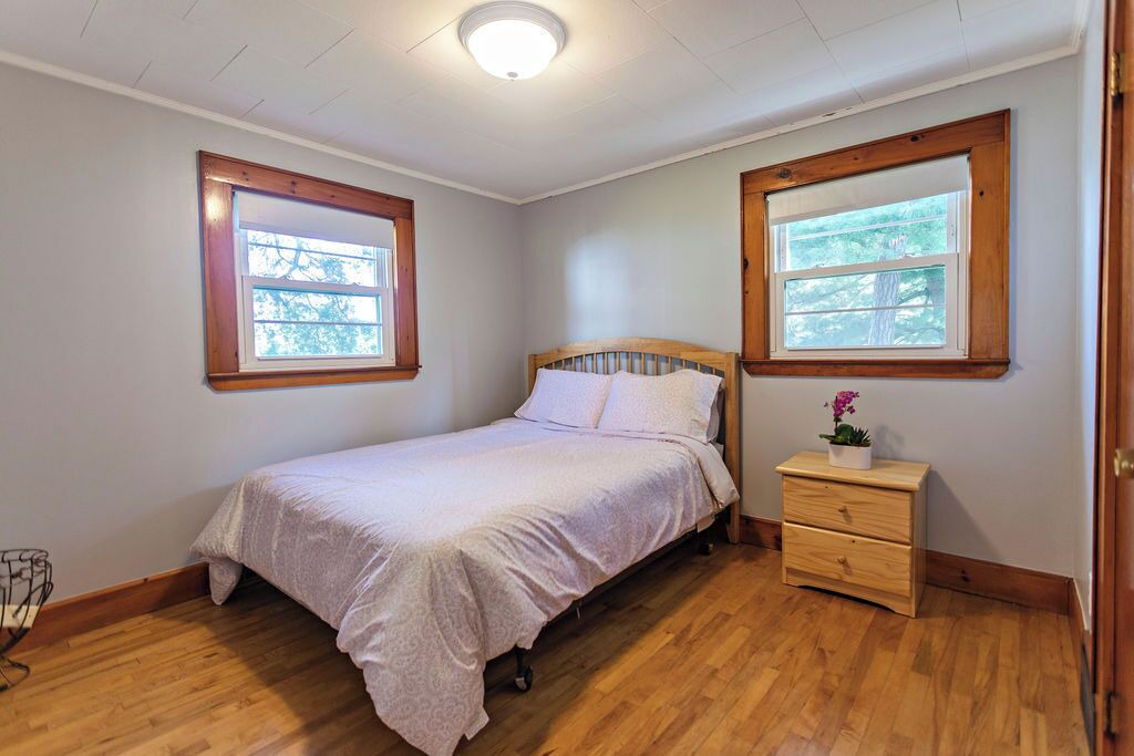 Photo of Bedroom in Pond Cove