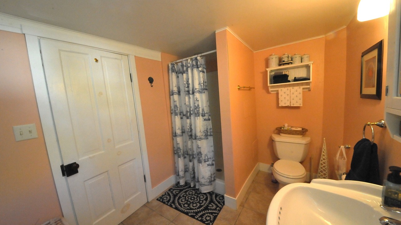 Photo of Bathroom in Rock Hall