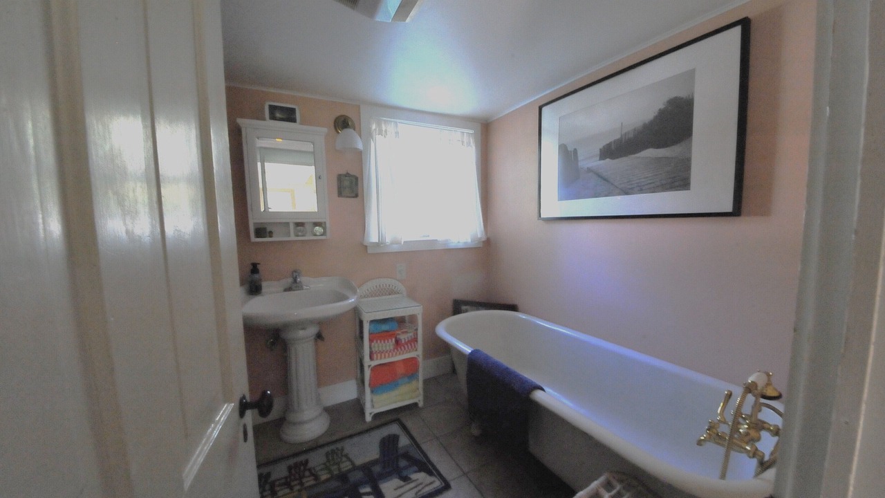Photo of Bathroom in Rock Hall