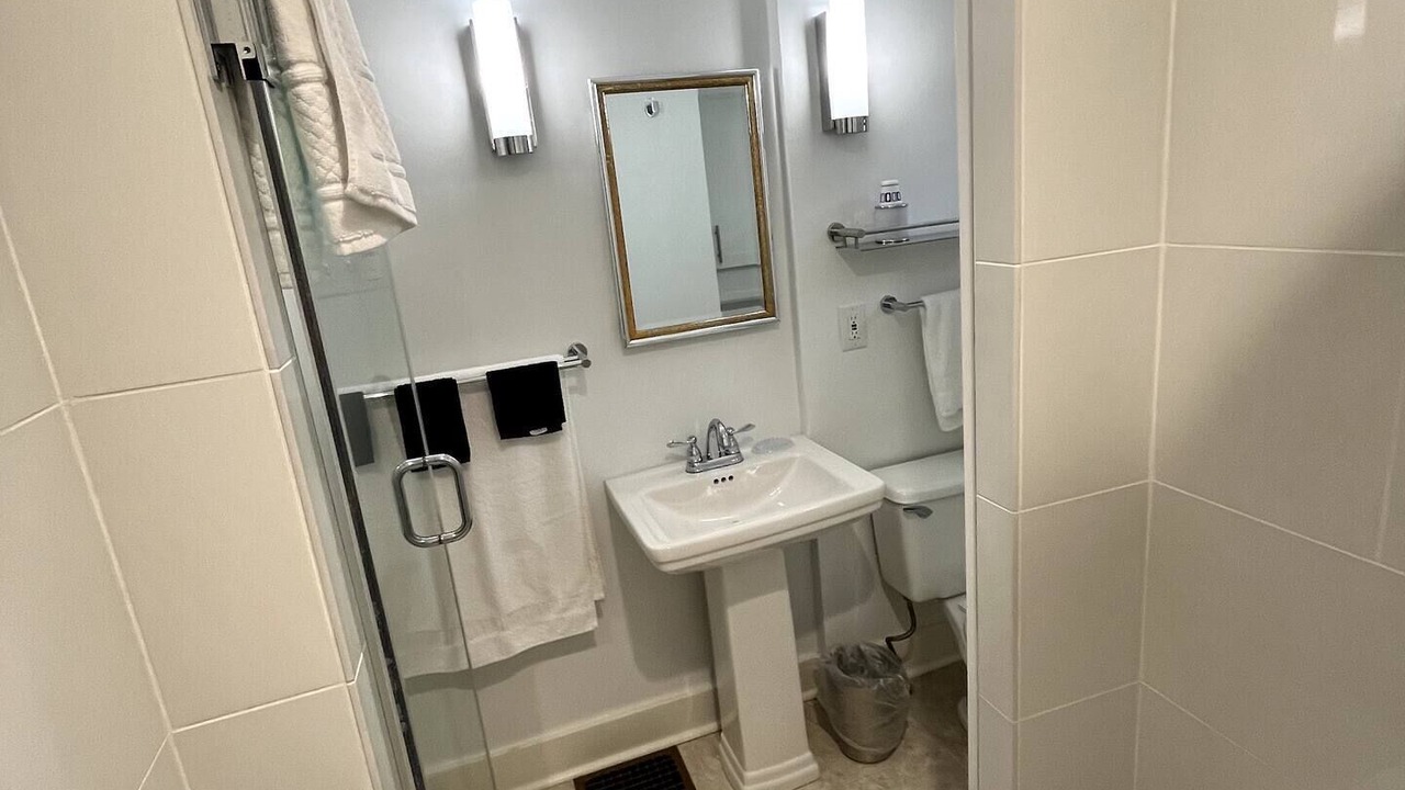 Photo of Bathroom in Edgewood
