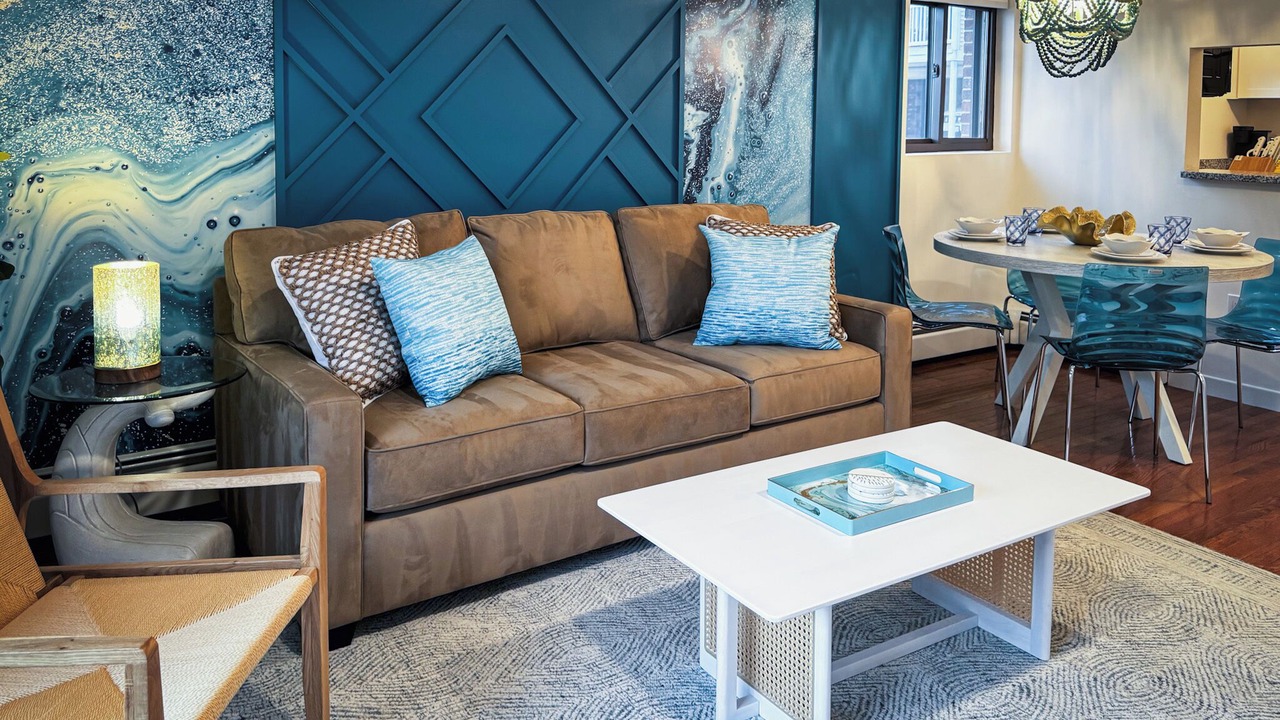 Photo of Livingroom in Beverly