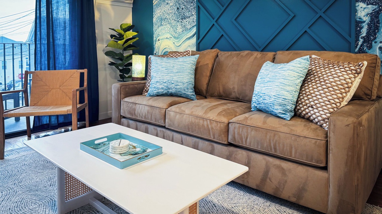 Photo of Livingroom in Beverly