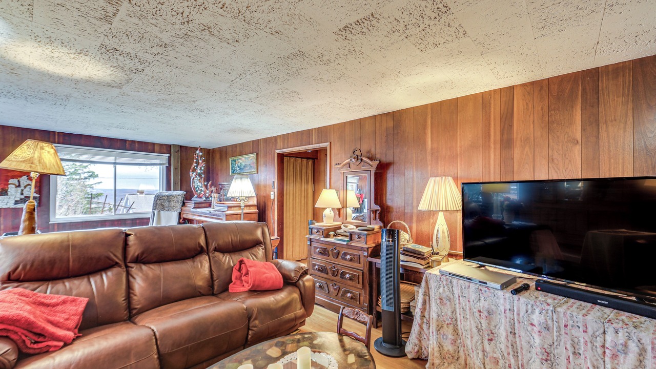 Photo of Livingroom in West Mifflin