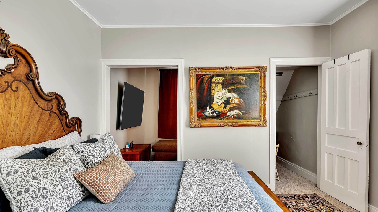 Photo of Bedroom in Troy