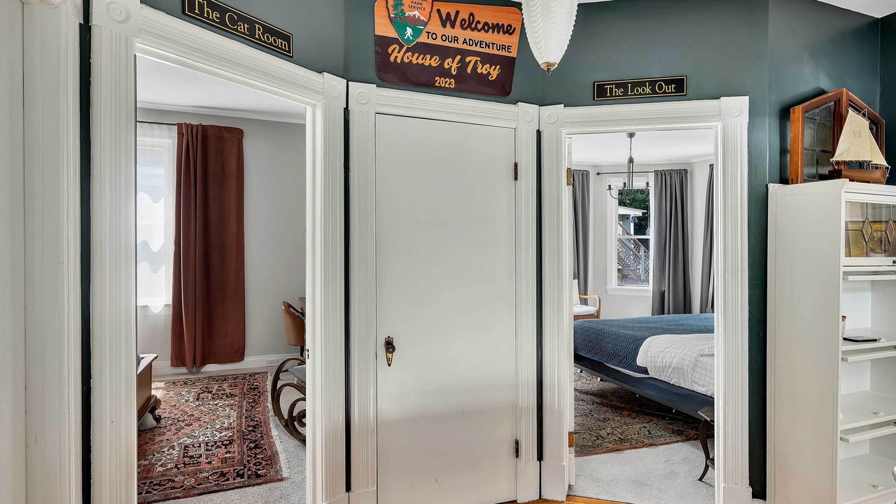 Photo of Bedroom in Troy