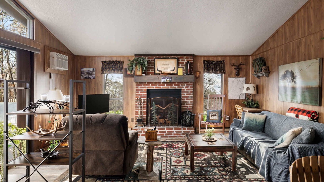 Photo of Livingroom in The Woods