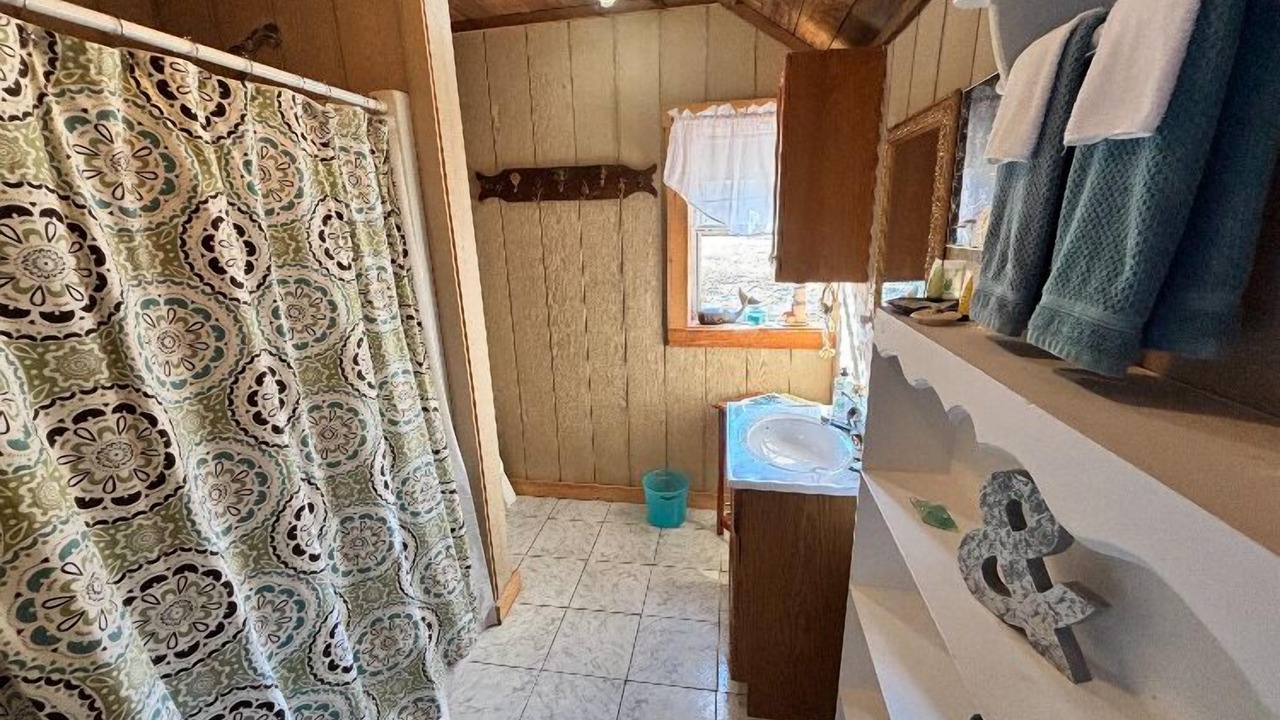 Photo of Bathroom in Isle of Springs