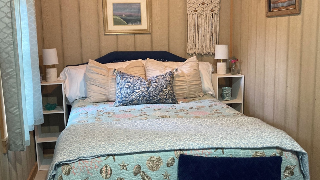 Photo of Bedroom in Isle of Springs
