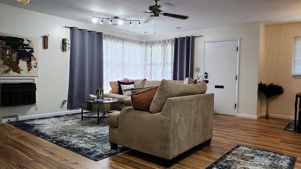Photo of Livingroom in Ironton