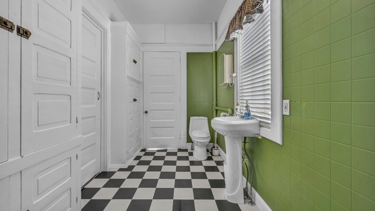 Photo of Bathroom in Elyria