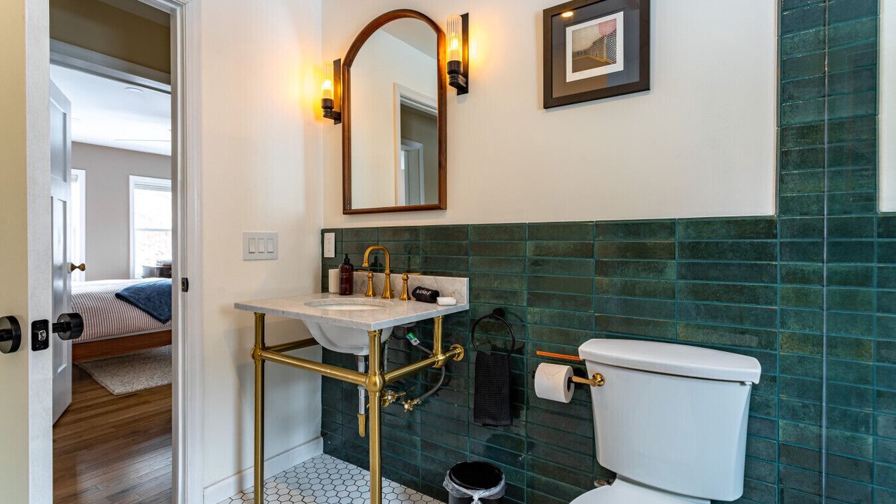 Photo of Bathroom in Roscoe