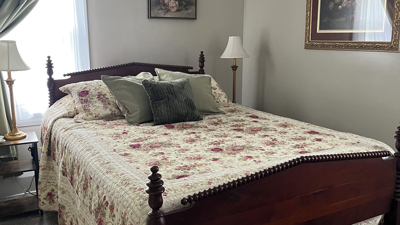 Photo of Bedroom in Wheeling