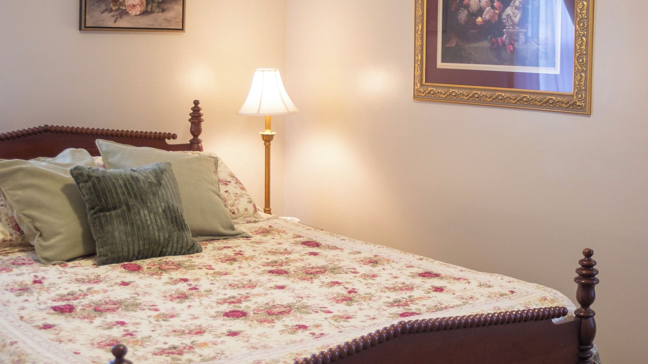 Photo of Bedroom in Wheeling