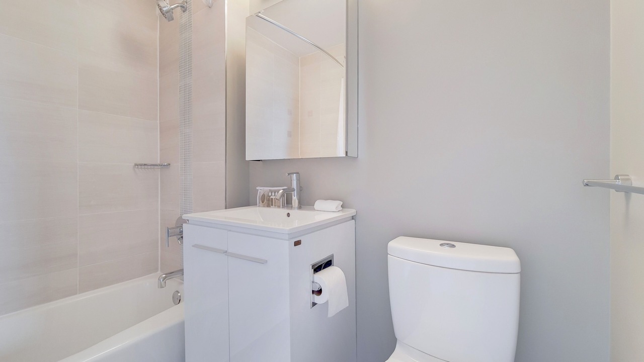 Photo of Bathroom in Central Park North