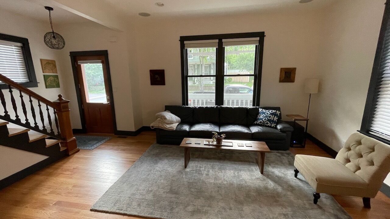 Photo of Livingroom in Mount Lookout