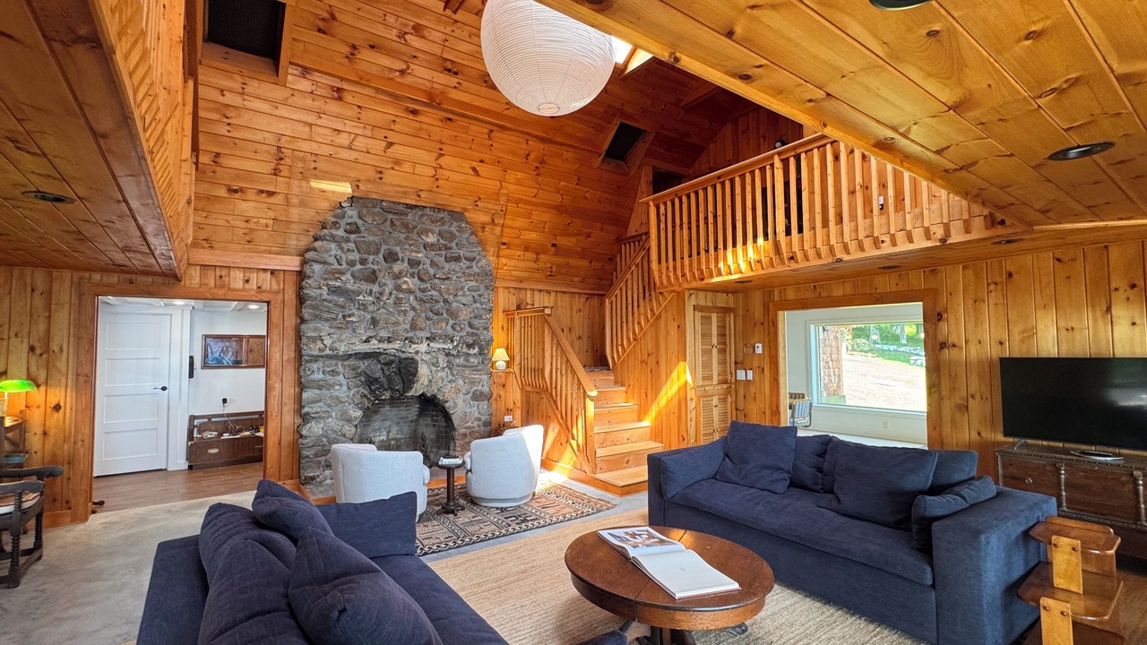 Photo of Livingroom in Schuyler Falls