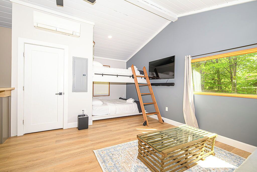 Photo of Bedroom in Blodgett Landing