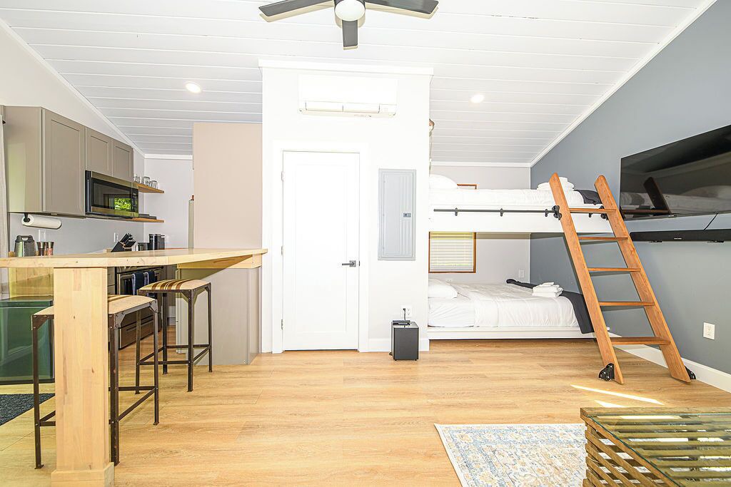 Photo of Bedroom in Blodgett Landing