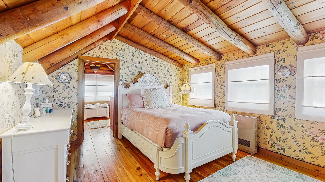 Photo of Bedroom in Bethel