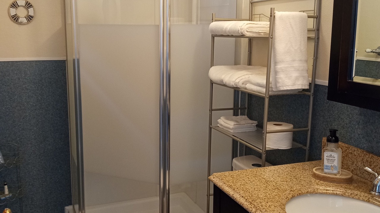 Photo of Bathroom in Hitchcock