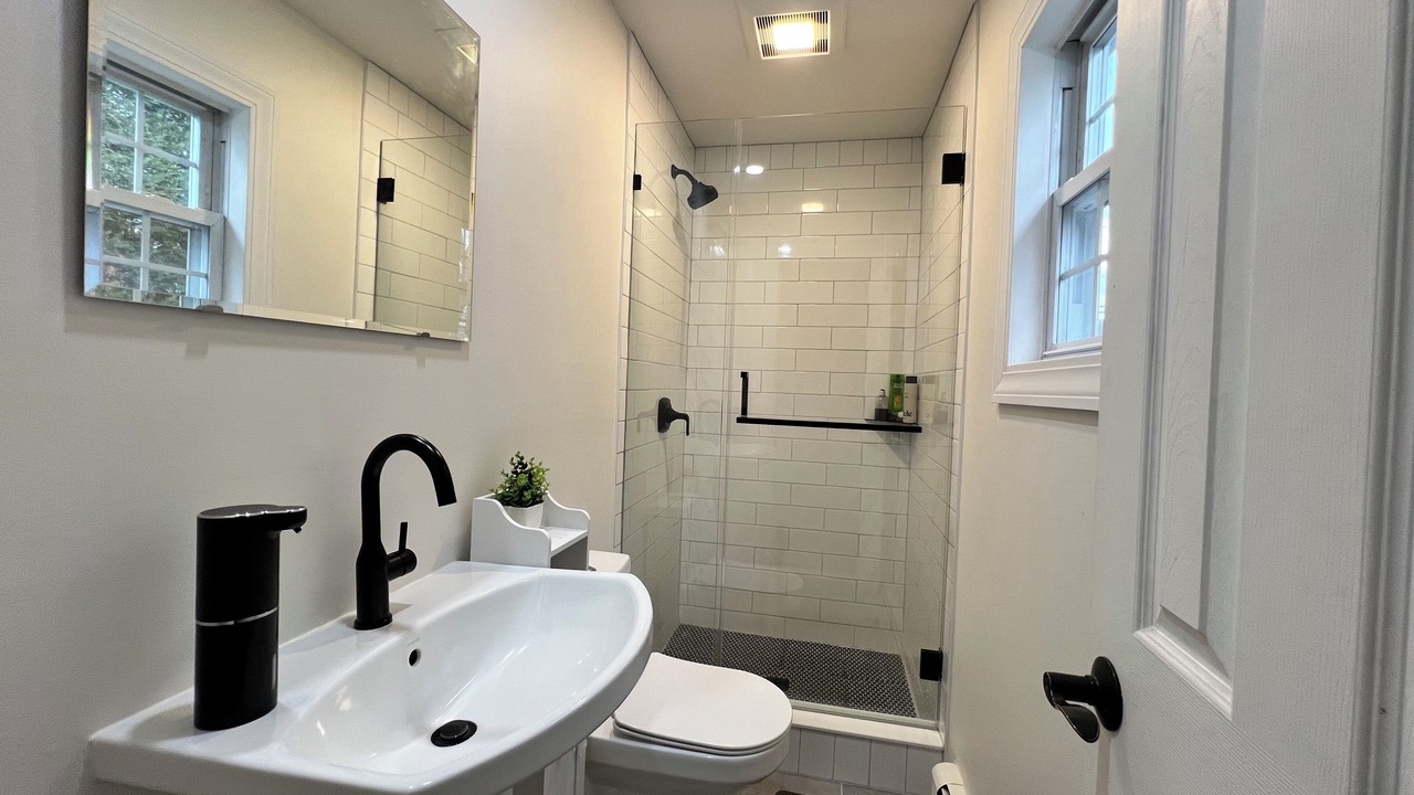 Photo of Bathroom in Hicksville