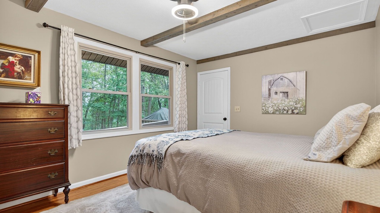 Photo of Bedroom in South Fork