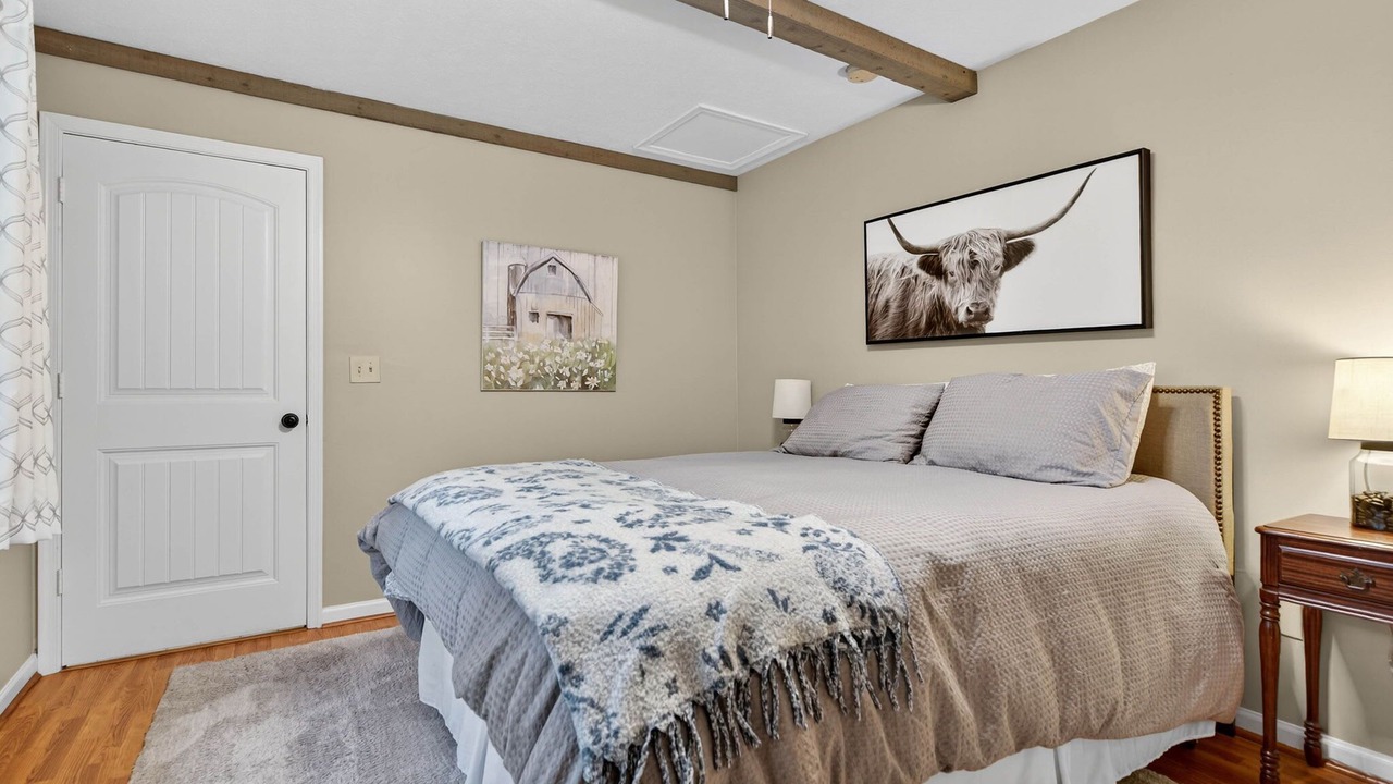 Photo of Bedroom in South Fork