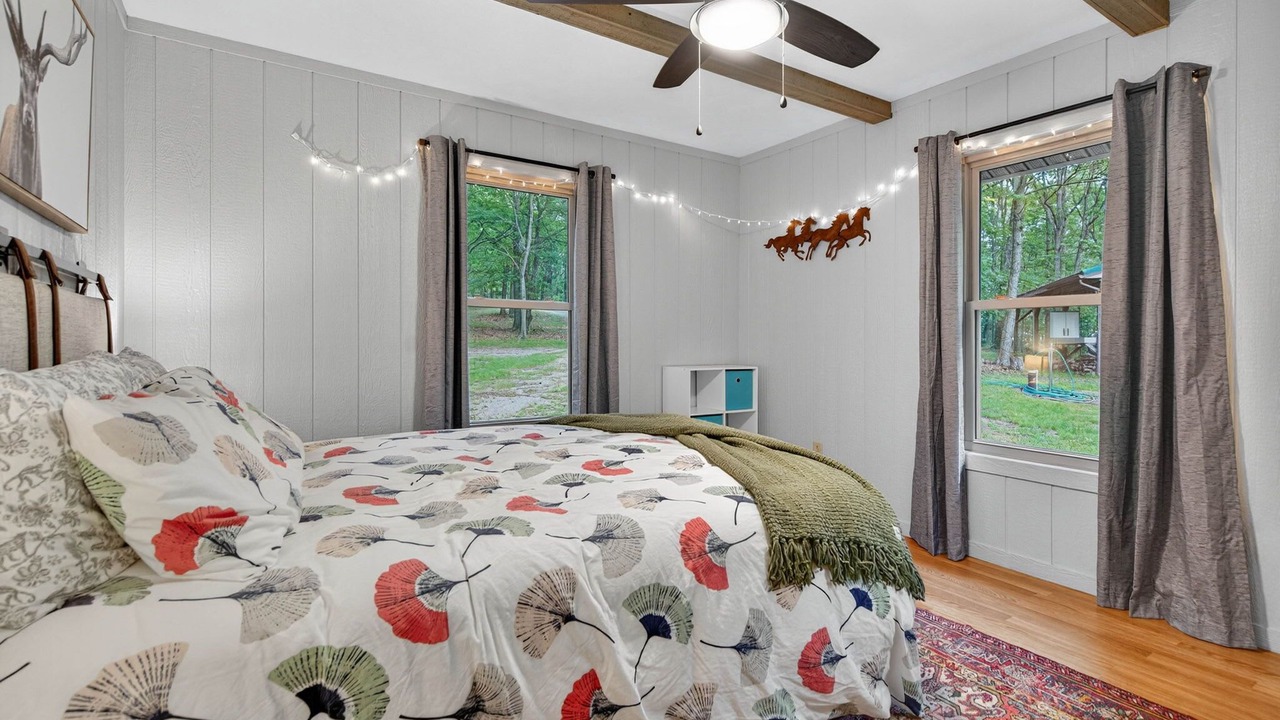 Photo of Bedroom in South Fork