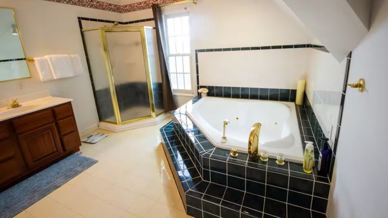Photo of Bathroom in Max Meadows