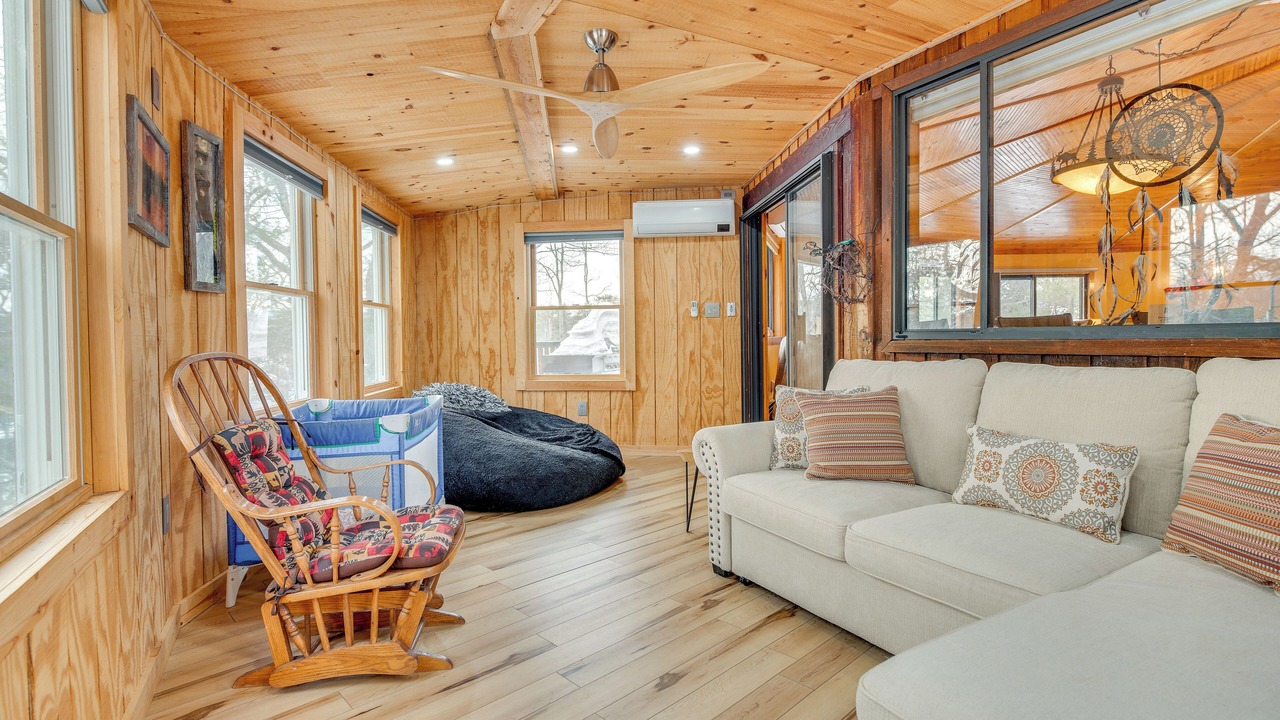 Photo of Livingroom in The Bays