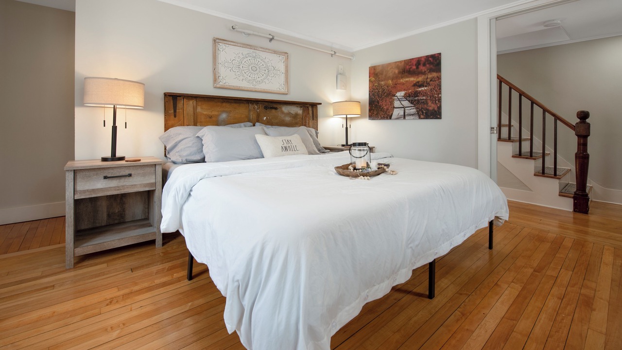 Photo of Bedroom in Colrain