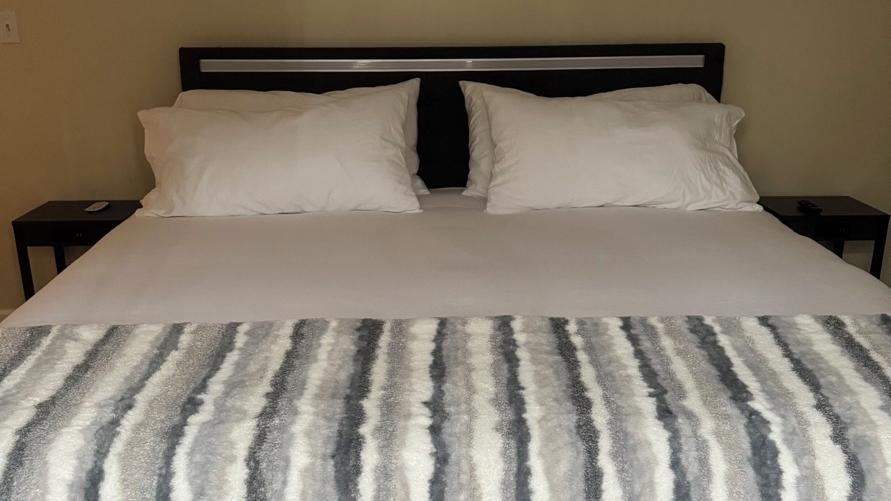 Photo of Bedroom in Boonville