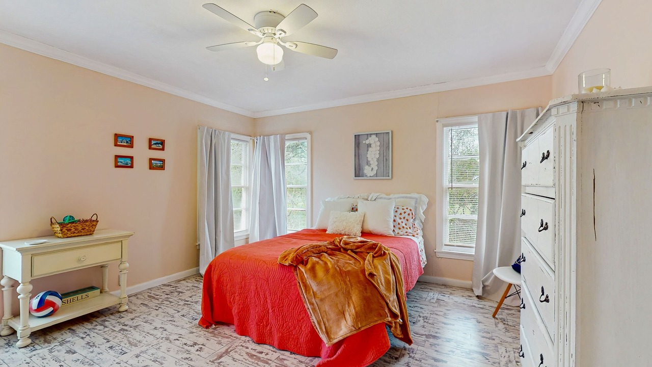 Photo of Bedroom in Port Bolivar