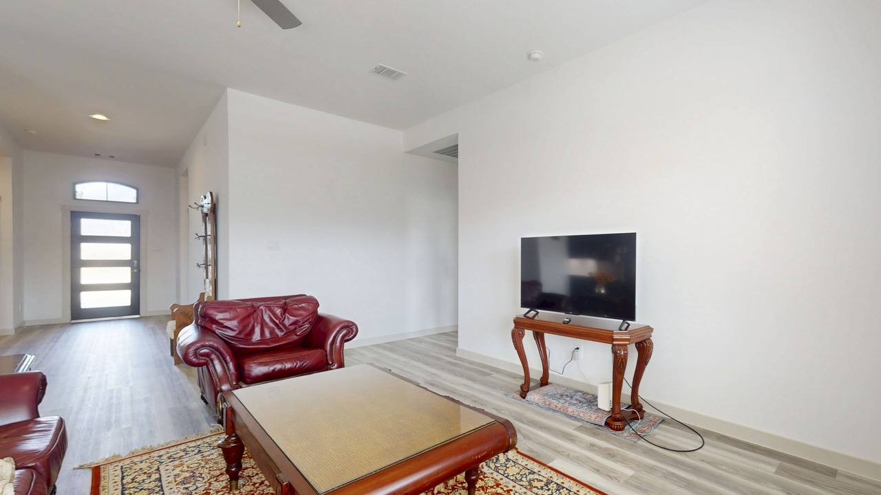 Photo of Livingroom in League City
