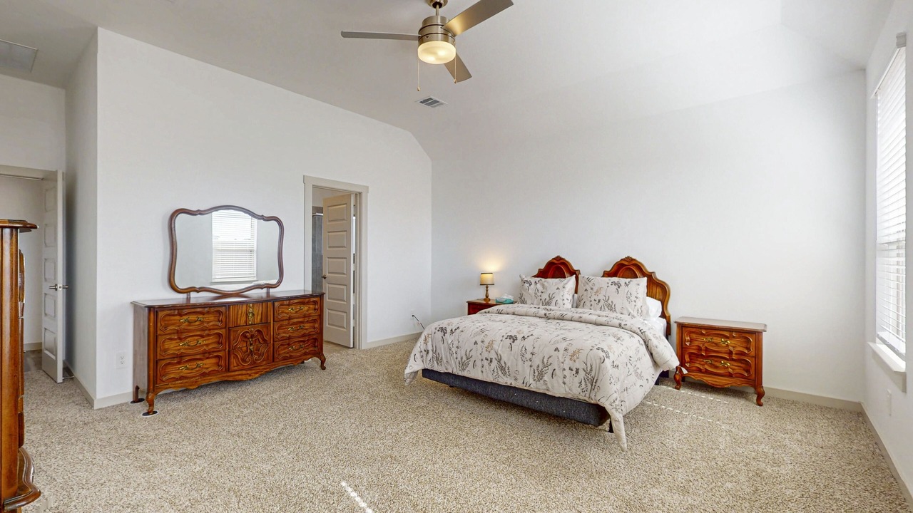 Photo of Bedroom in League City