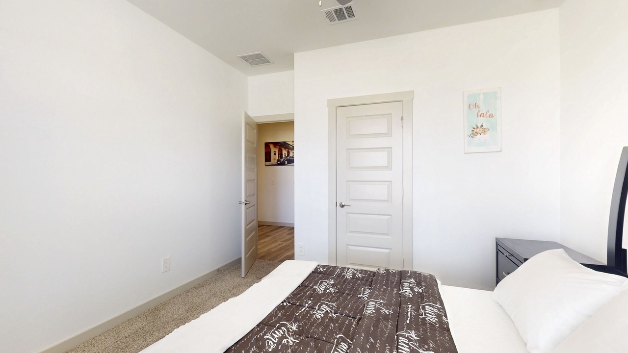 Photo of Bedroom in League City