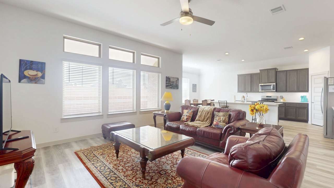 Photo of Livingroom in League City