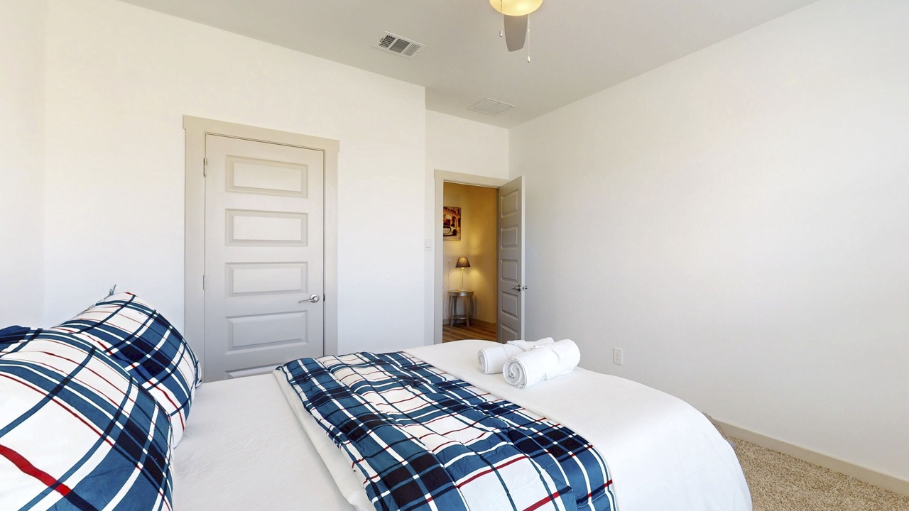 Photo of Bedroom in League City