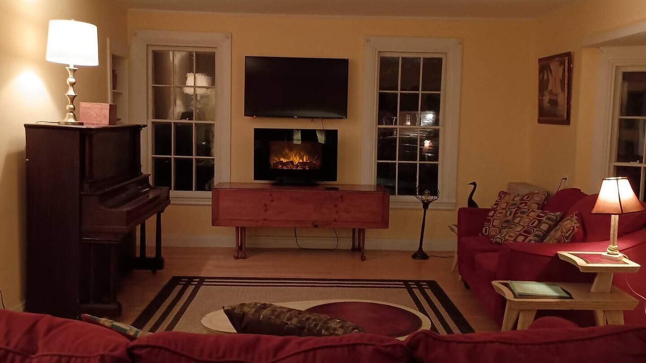 Photo of Livingroom in Rumford Point