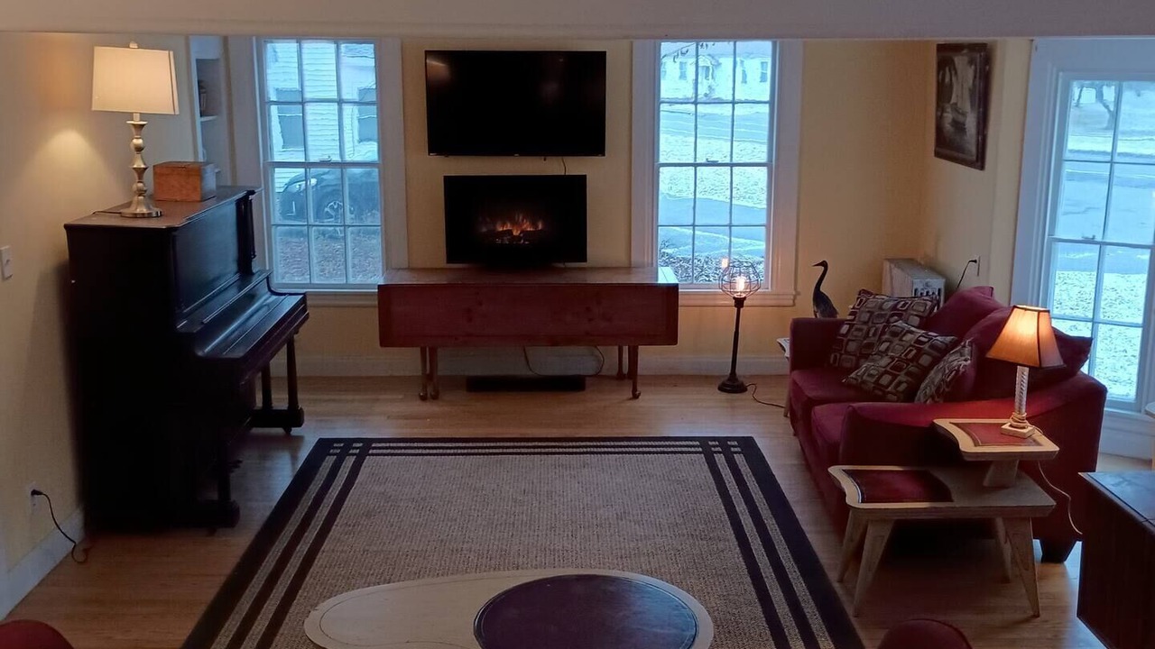 Photo of Livingroom in Rumford Point