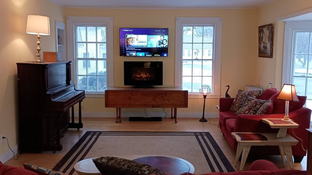 Photo of Livingroom in Rumford Point
