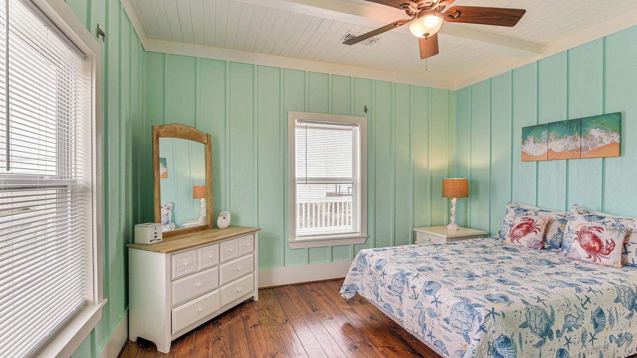 Photo of Bedroom in Port Bolivar