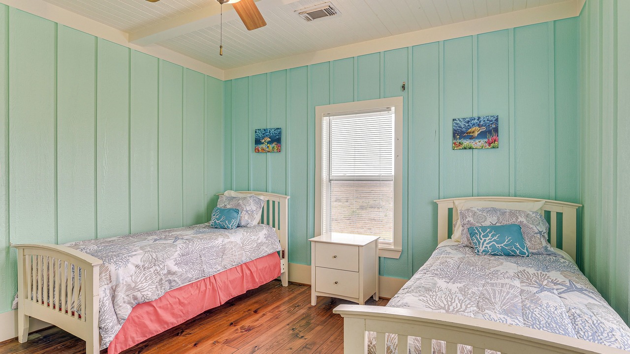 Photo of Bedroom in Port Bolivar