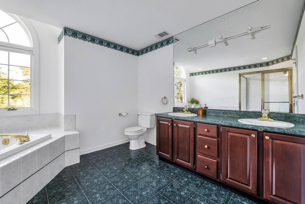 Photo of Bathroom in Nissequogue