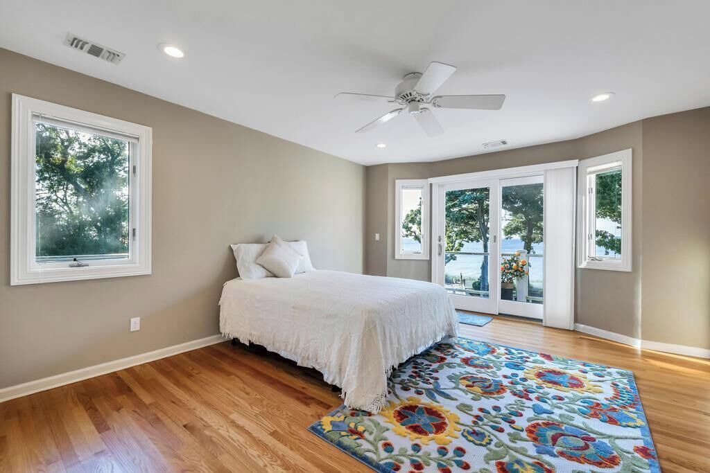 Photo of Bedroom in Nissequogue
