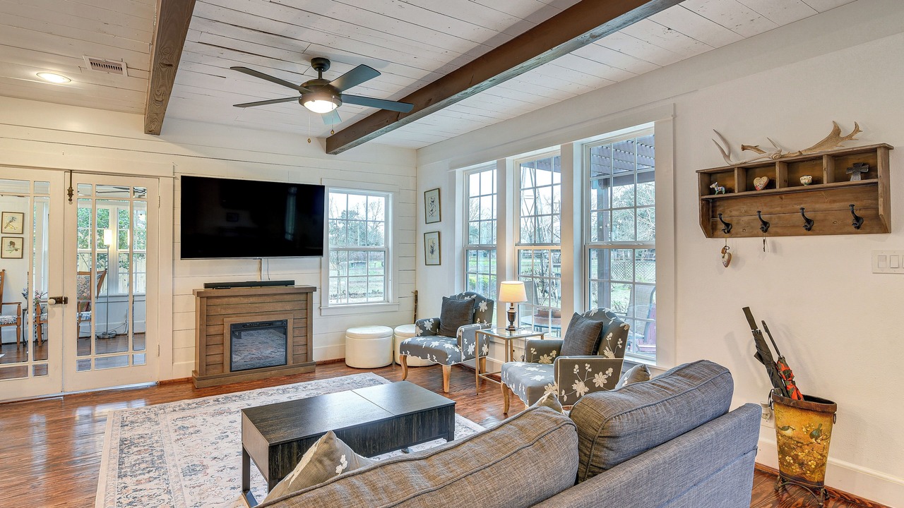 Photo of Livingroom in Dickinson