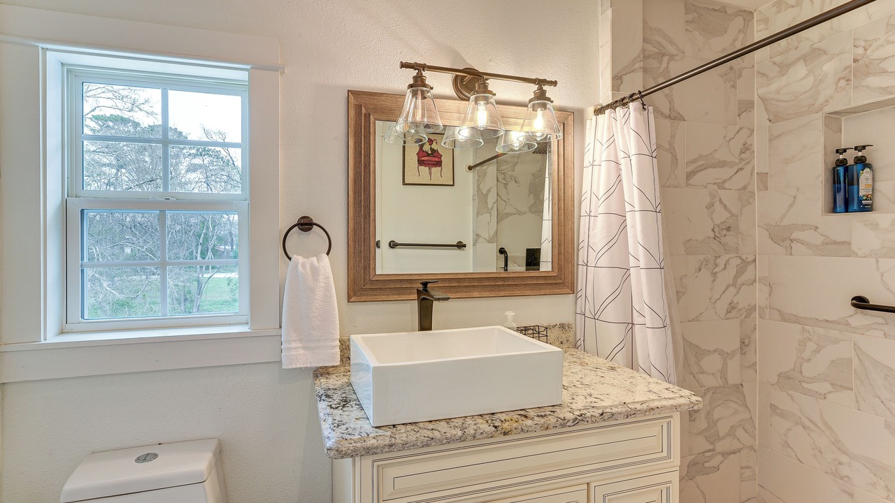 Photo of Bathroom in Dickinson