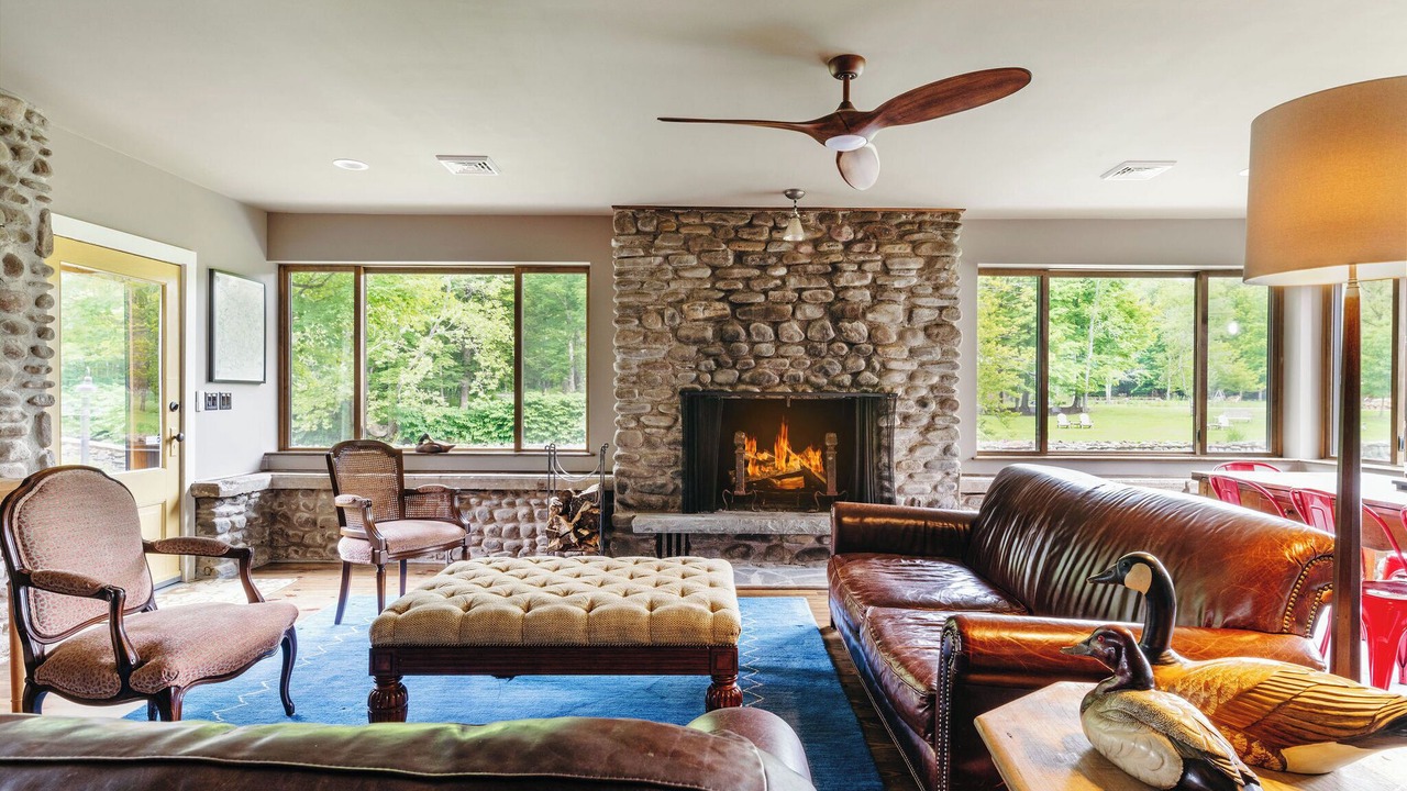 Photo of Livingroom in Livingston Manor